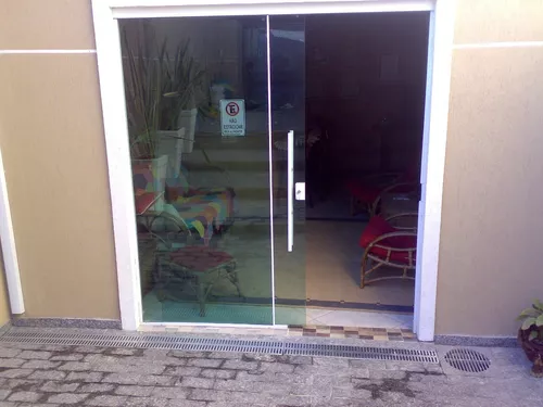 D_NQ_NP_862536-MLB32122532464_092019-O-porta-de-blindex-vidro-temperado-8mm-210-x-180-incolor